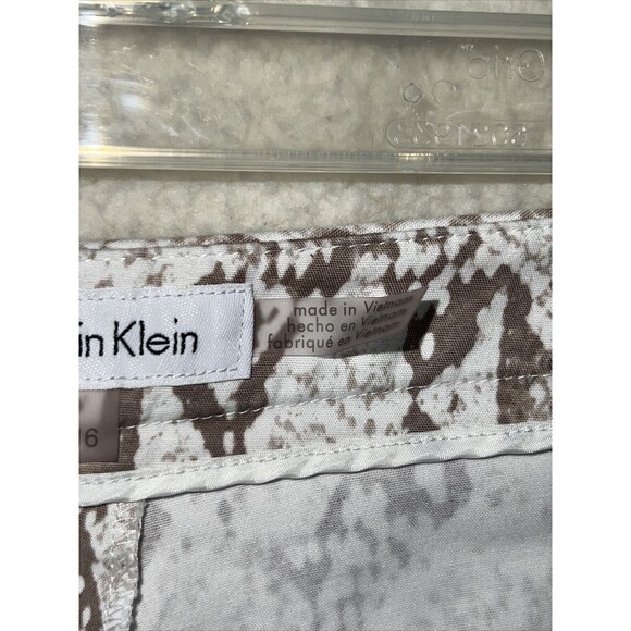 Calvin Klein Pants Size 16 Ankle Length With Snake Skin Print Zip Front Pockets - Picture 10 of 13